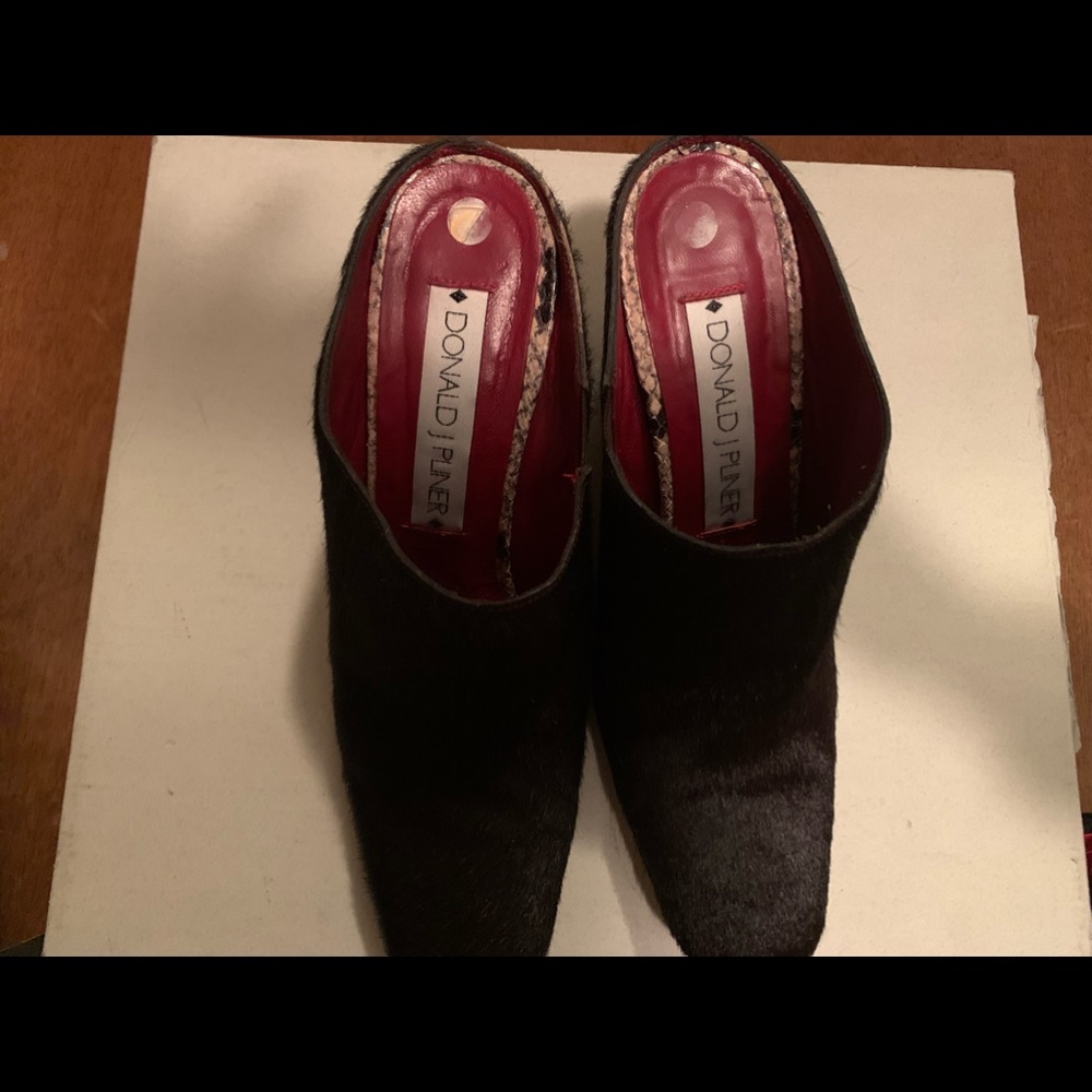 Donald J Pliner Size 7 Brown Leather Slides - image 2